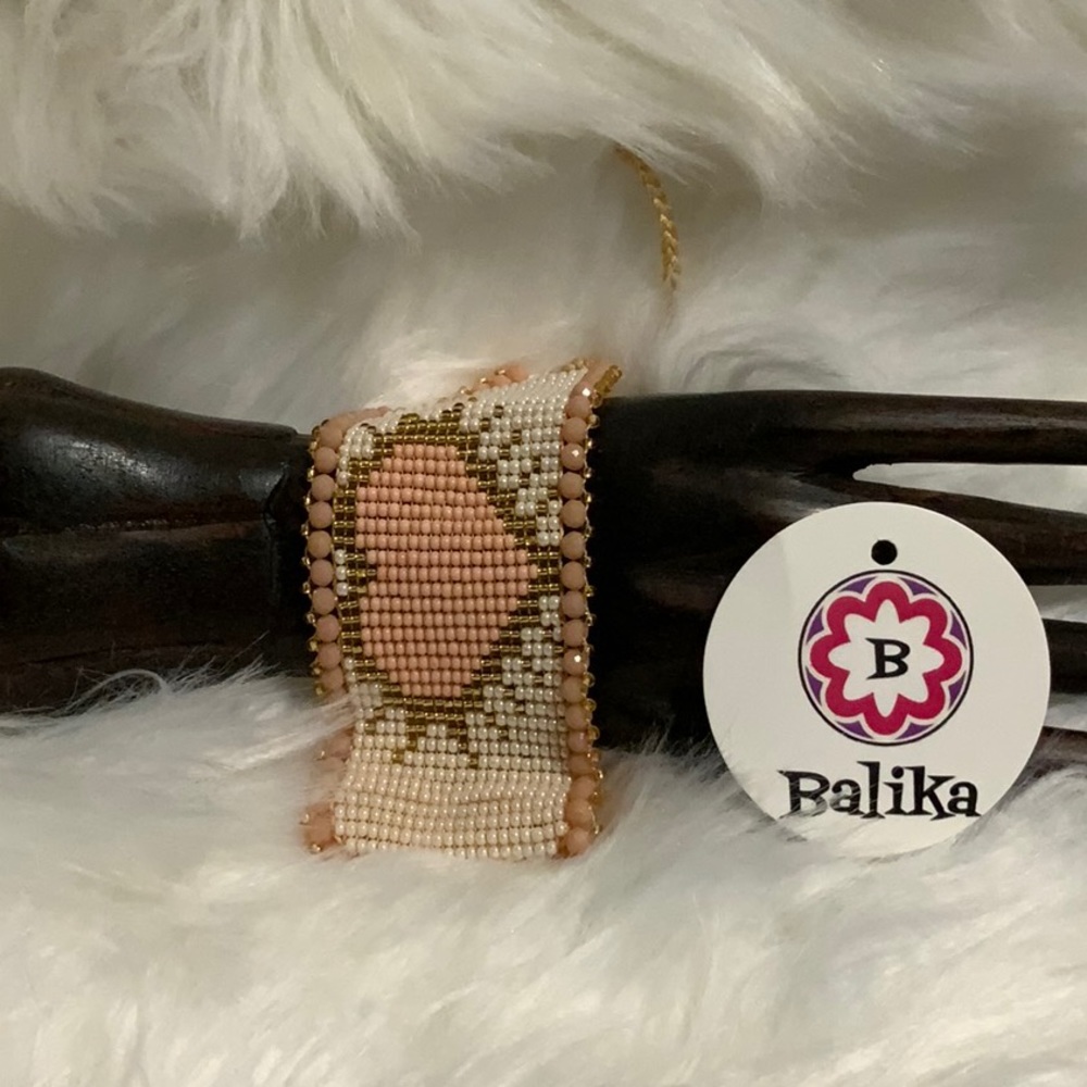 Handmade Colombian beaded bracelet 💕